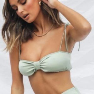 ♥️… Princess Polly Ava Mint Green Top